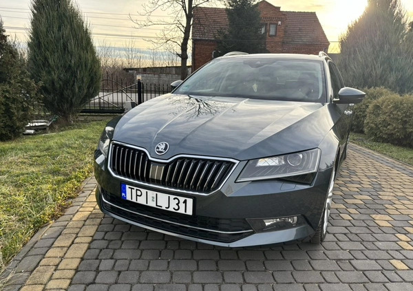 Skoda Superb cena 69999 przebieg: 267852, rok produkcji 2017 z Pińczów małe 781